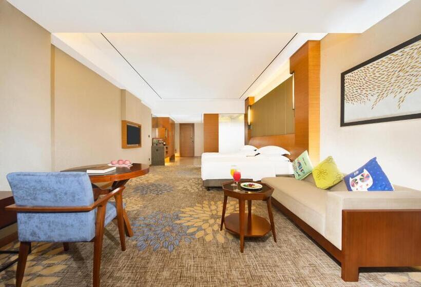 Chambre Familiale Deluxe, 六安曙光铂尊酒店