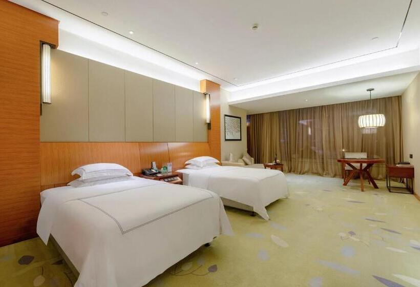 Chambre Familiale Deluxe, 六安曙光铂尊酒店