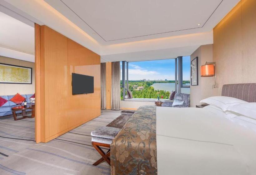 Suite Vue Lac, 六安曙光铂尊酒店