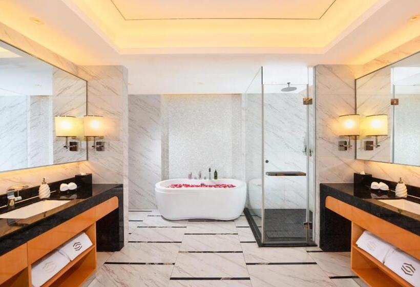 Suite with lake view, 六安曙光铂尊酒店