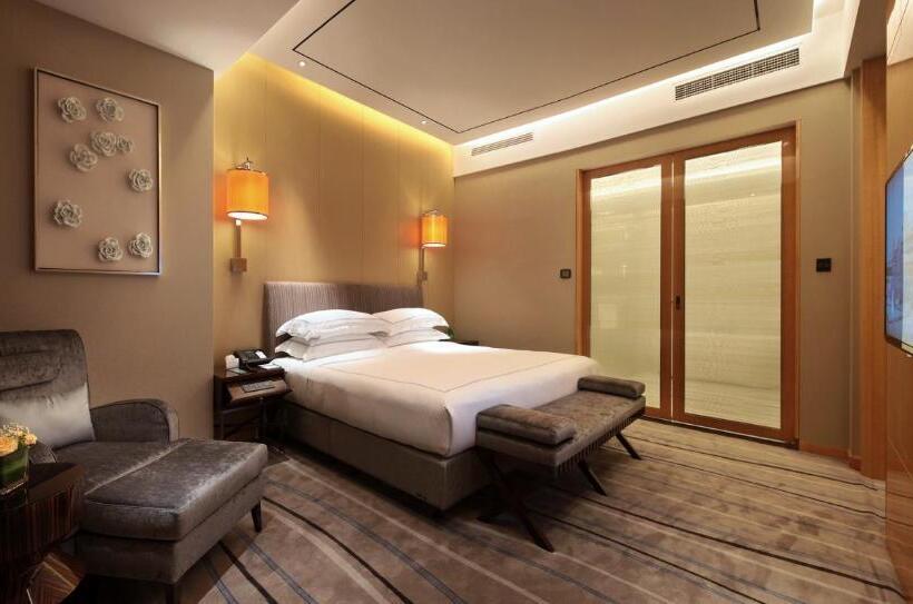 Suite Vue Lac, 六安曙光铂尊酒店