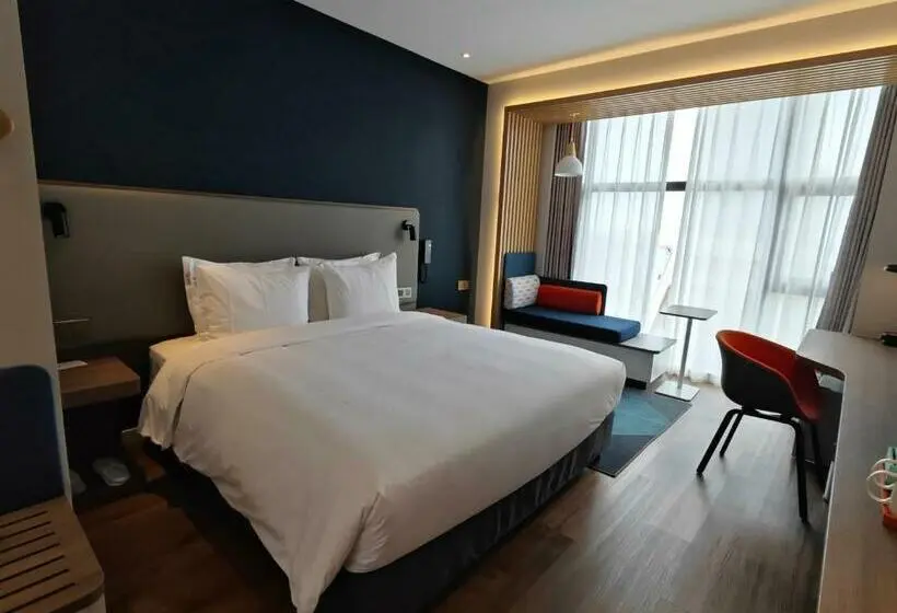 キングサイズベッドのスタンダードルーム, Holiday Inn Express Shanghai Qingpu New City, An Ihg