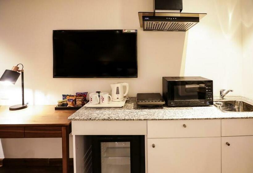 エクゼクティブルーム, Regenta Suites Gurugram, Sohna Road, Sector 49