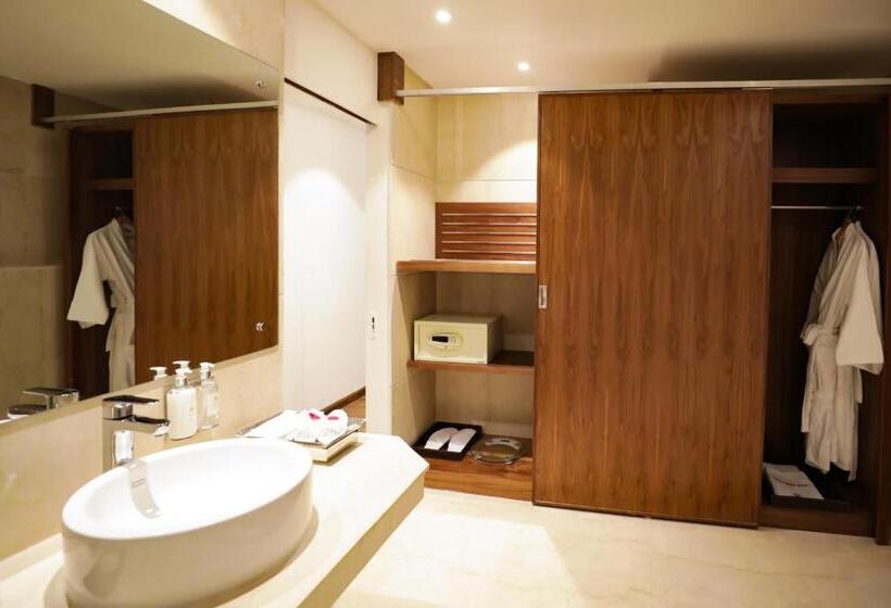 プレジデントスイートルーム, Regenta Suites Gurugram, Sohna Road, Sector 49