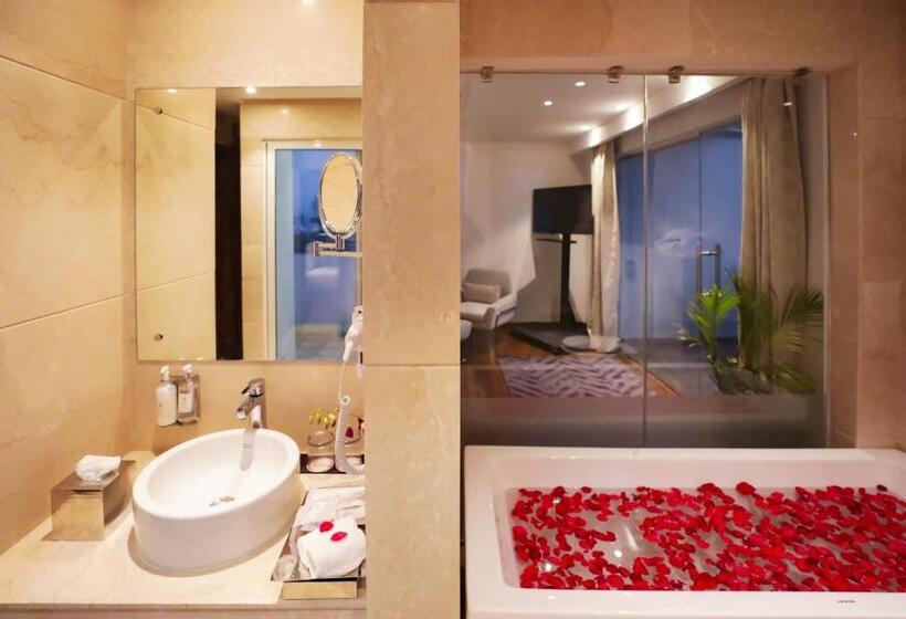 プレジデントスイートルーム, Regenta Suites Gurugram, Sohna Road, Sector 49