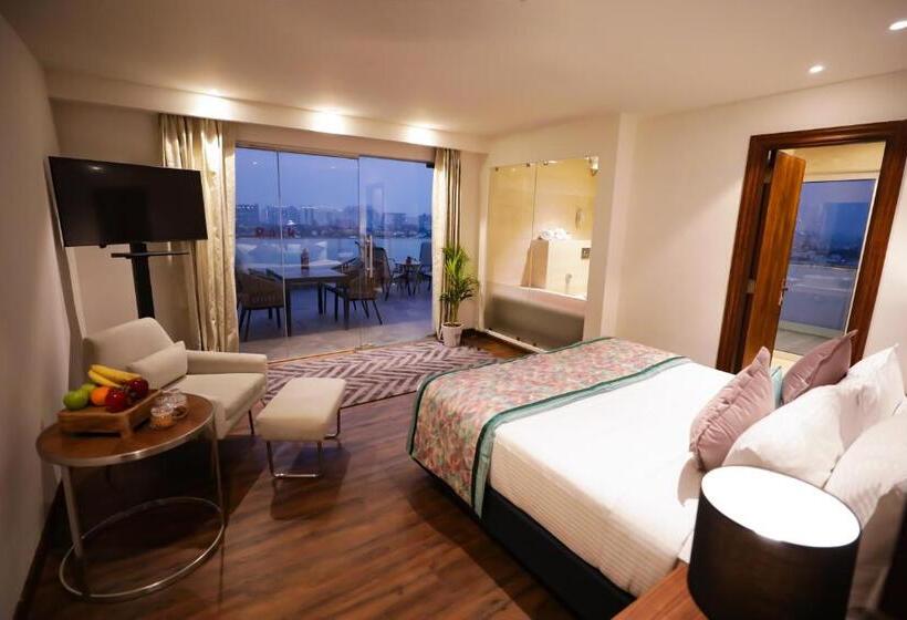 プレジデントスイートルーム, Regenta Suites Gurugram, Sohna Road, Sector 49