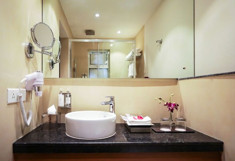 エクゼクティブルーム, Regenta Suites Gurugram, Sohna Road, Sector 49