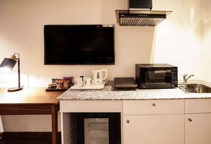 エクゼクティブルーム, Regenta Suites Gurugram, Sohna Road, Sector 49