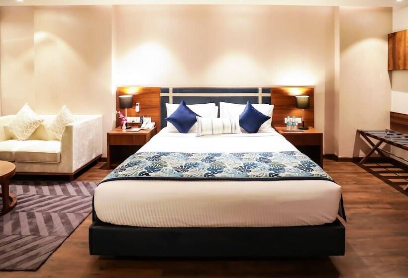 اتاق اجرایی, Regenta Suites Gurugram, Sohna Road, Sector 49