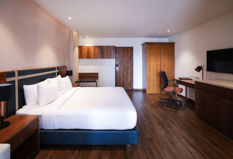 エクゼクティブルーム, Regenta Suites Gurugram, Sohna Road, Sector 49