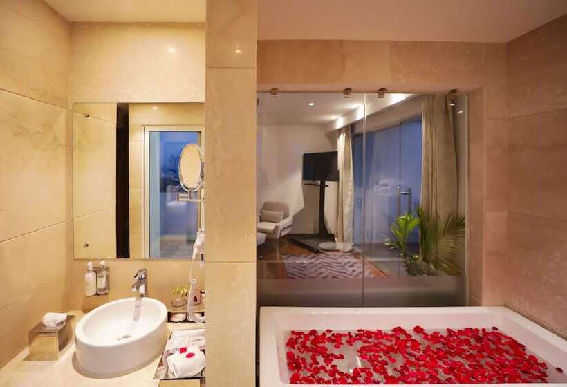 プレジデントスイートルーム, Regenta Suites Gurugram, Sohna Road, Sector 49