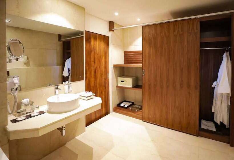 プレジデントスイートルーム, Regenta Suites Gurugram, Sohna Road, Sector 49