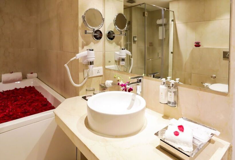 プレジデントスイートルーム, Regenta Suites Gurugram, Sohna Road, Sector 49