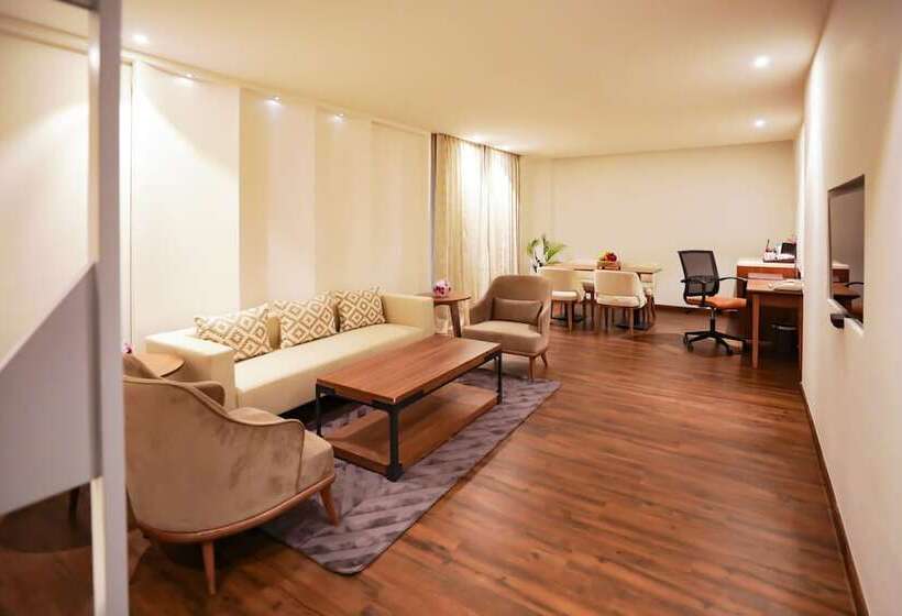 プレジデントスイートルーム, Regenta Suites Gurugram, Sohna Road, Sector 49