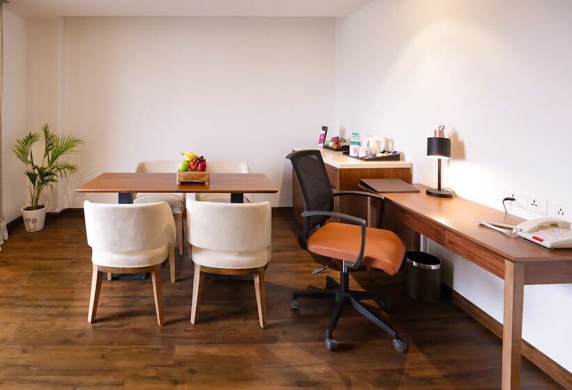 プレジデントスイートルーム, Regenta Suites Gurugram, Sohna Road, Sector 49