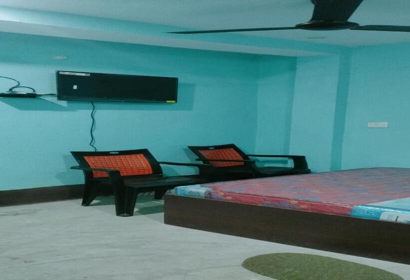 Трехместный Номер Классика, Spot On Pushpanjali Guest House