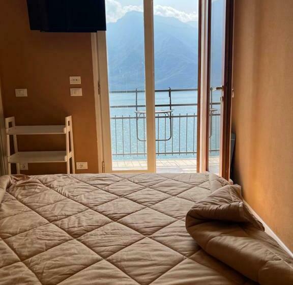 سوییت جونیور با بالکن, Villa Castello Only Room