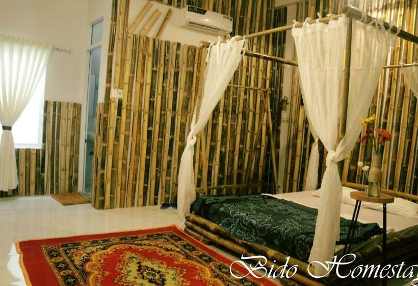 اتاق لوکس خانوادگی, Bí đỏ Homestay