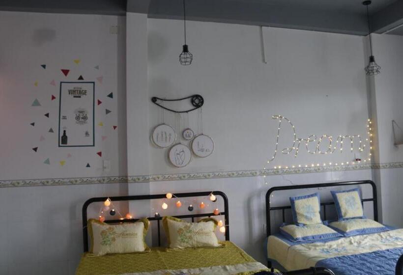 اتاق استاندارد چهار تخته, Bí đỏ Homestay