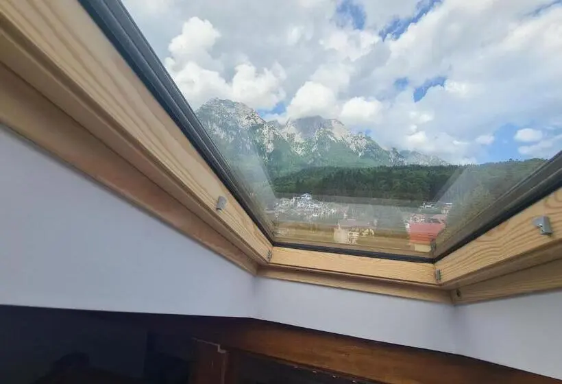 Suit Deluxe, Casa Florescu