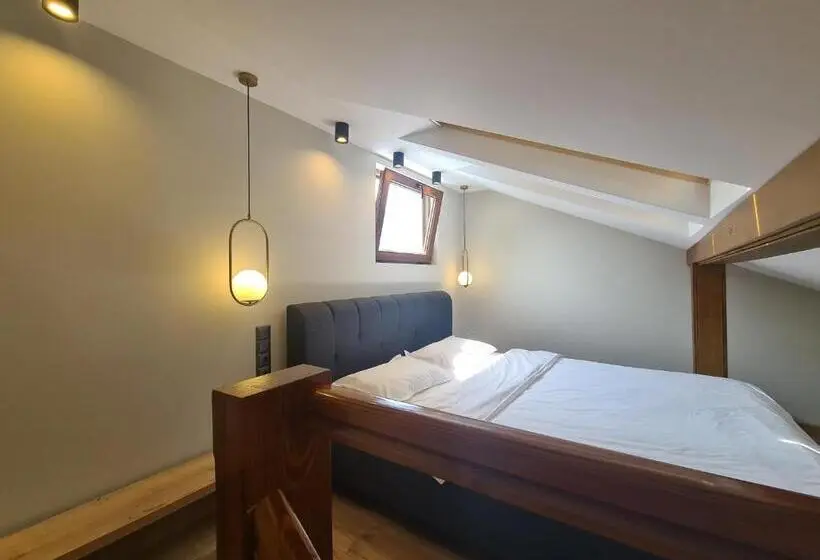 Suite Vista Muntanya, Casa Florescu