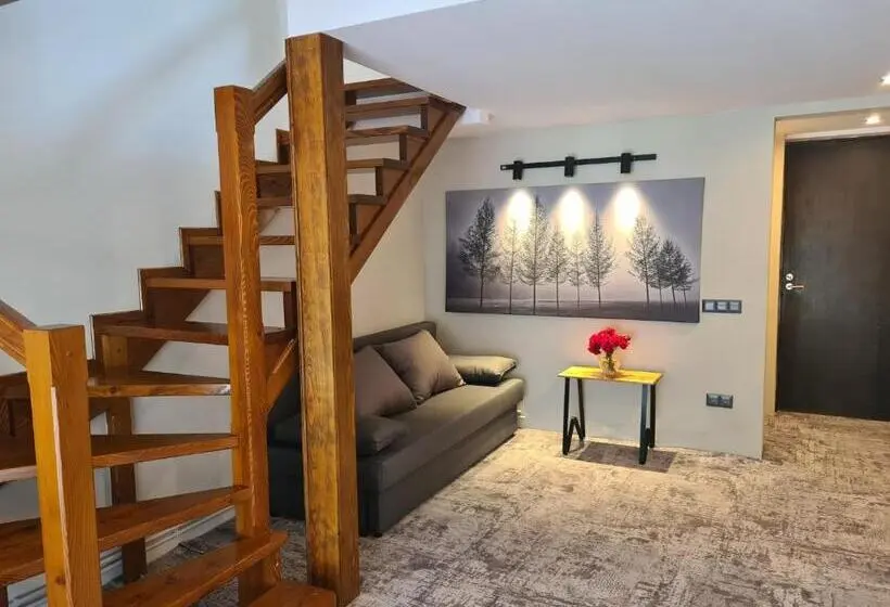 Suite Vista Muntanya, Casa Florescu