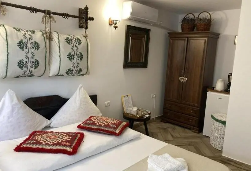 اتاق استاندارد سه نفره, Casa Soarelui