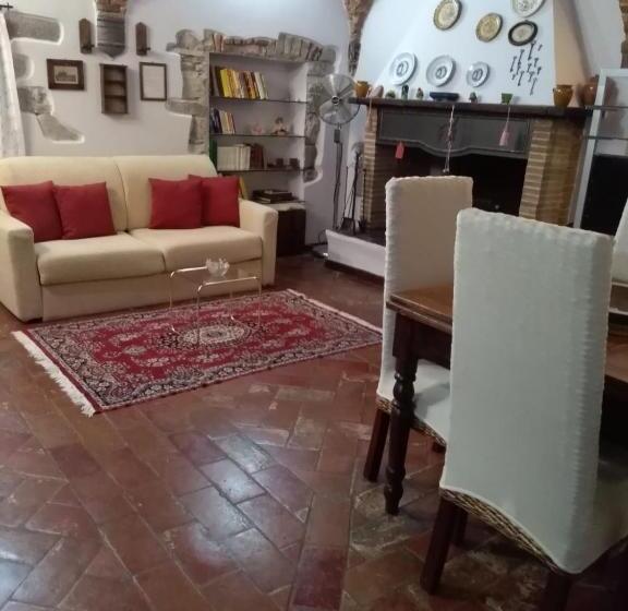 آپارتمان 1 خوابه, Castello Di Casallia