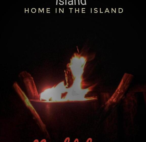 Medencére Néző Standard Szoba, Home In The Island