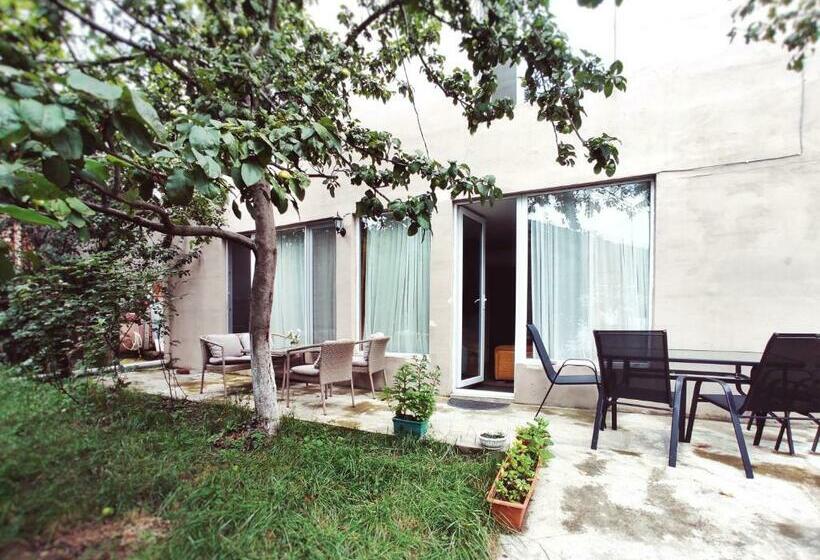 اتاق استاندارد سه نفره, Guest House Check In Borjomi