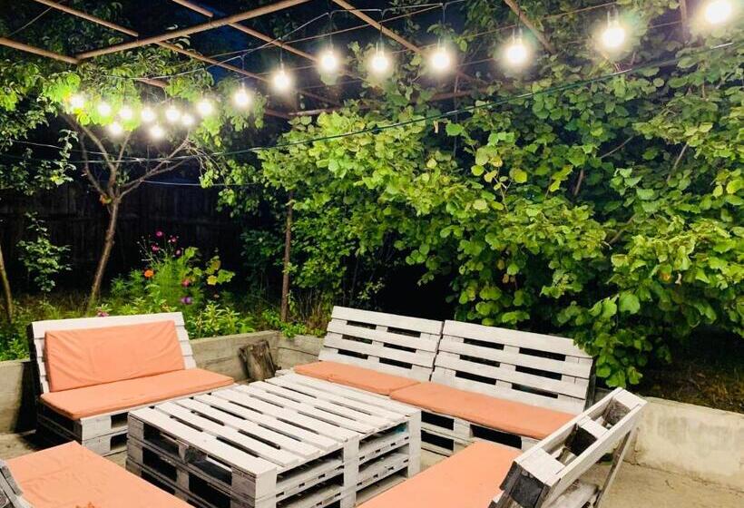 اتاق استاندارد سه نفره, Guest House Check In Borjomi