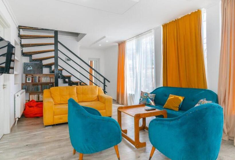 اتاق استاندارد سه نفره, Guest House Check In Borjomi