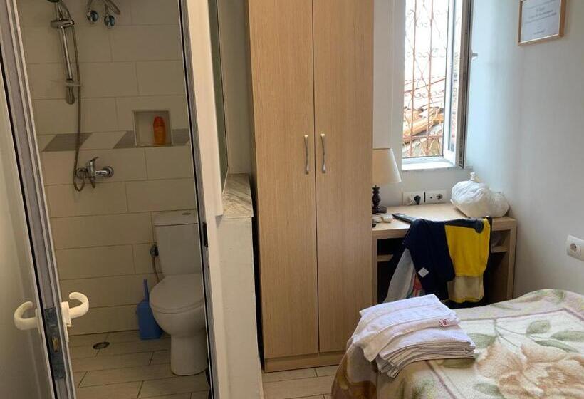 اتاق اکونومی یک تخته, Guest House De Rada