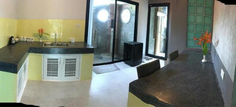 غرفة عائلية مطلّة علي البحر, The Wynn Kohjum