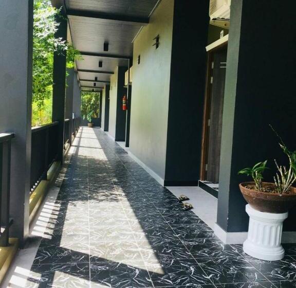 غرفة ديلوكس ثلاثية, The Wynn Kohjum