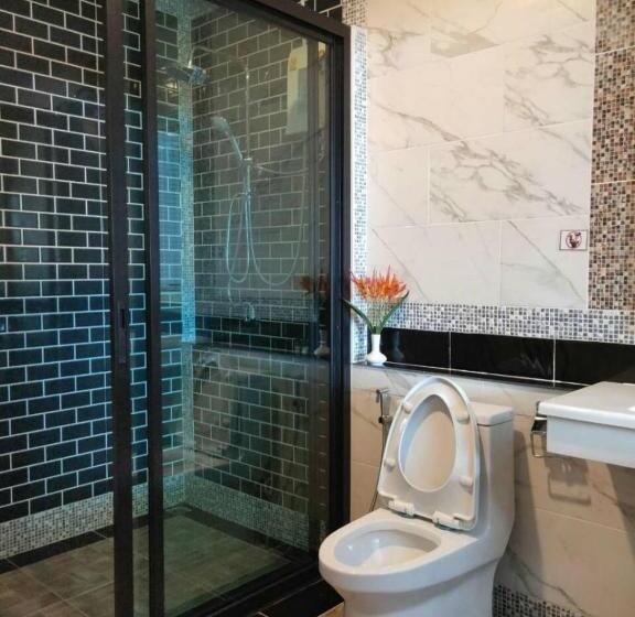 غرفة ديلوكس ثلاثية, The Wynn Kohjum