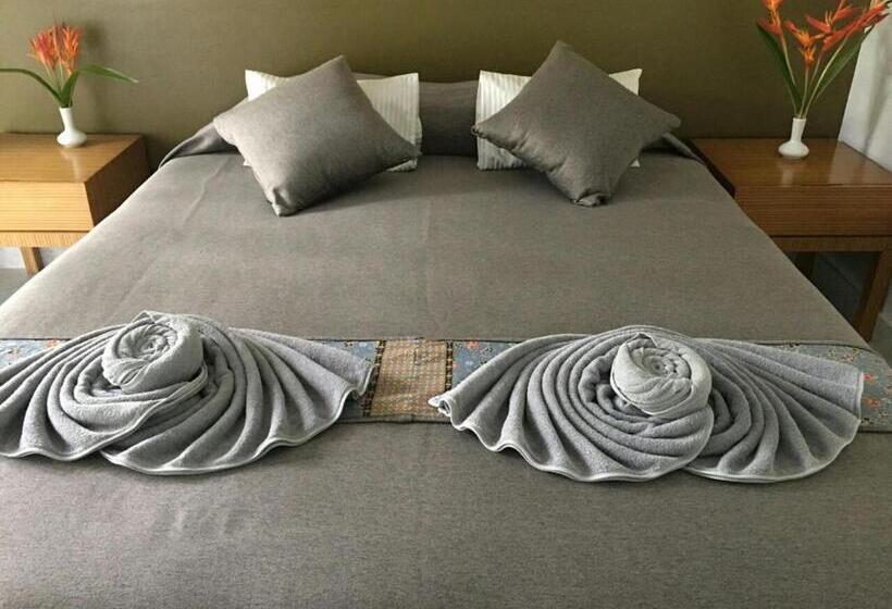 غرفة عائلية مطلّة علي البحر, The Wynn Kohjum