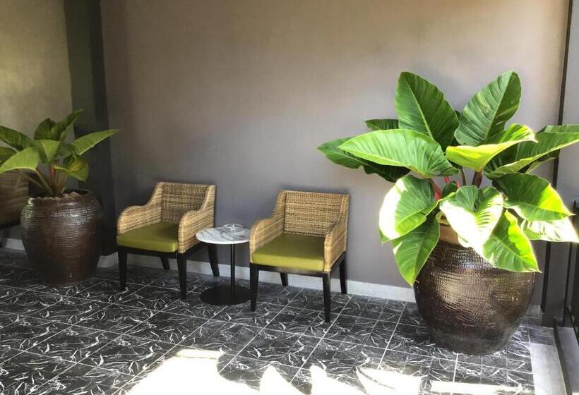 غرفة ديلوكس ثلاثية, The Wynn Kohjum