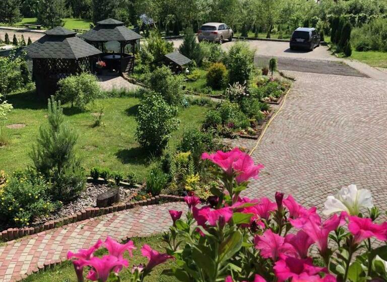 Standard-studio, садиба оберіг