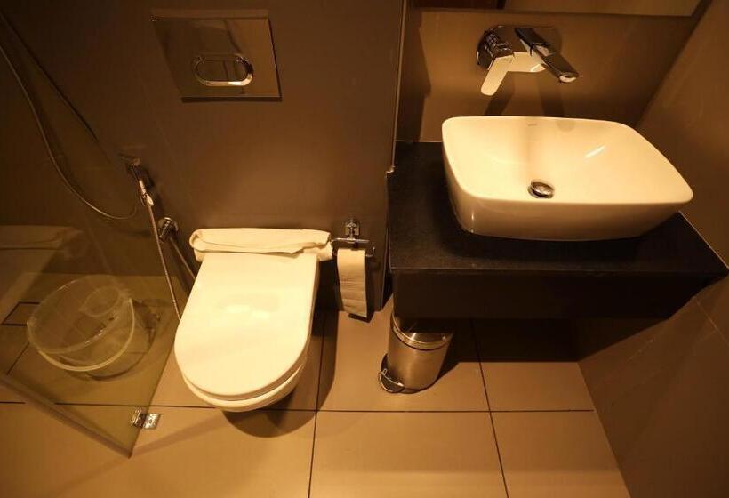 标准间, Loveland Residency