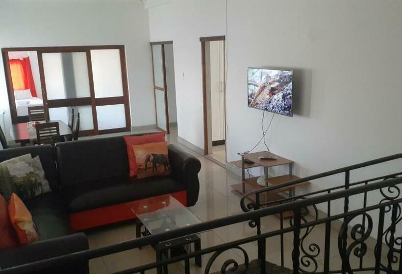 Talo 4 Makuuhuonetta, Ocean Palace Self Catering Lodge