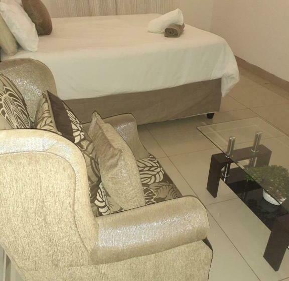Talo 3 Makuuhuonetta, Ocean Palace Self Catering Lodge