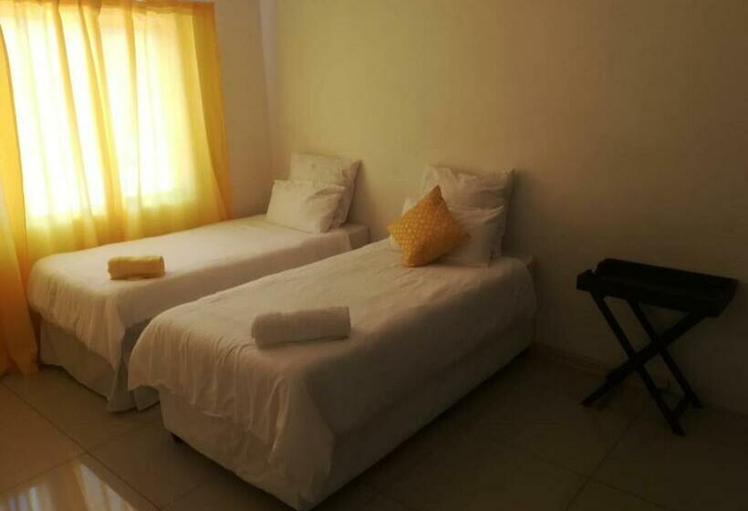 Talo 3 Makuuhuonetta, Ocean Palace Self Catering Lodge