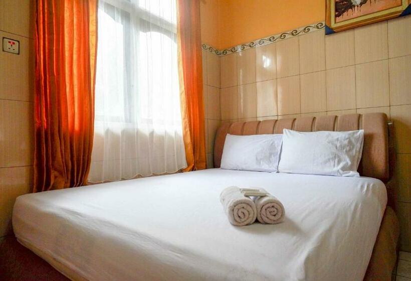 غرفة سوبيريور, Urbanview Hotel Anugrah Kendal By Reddoorz