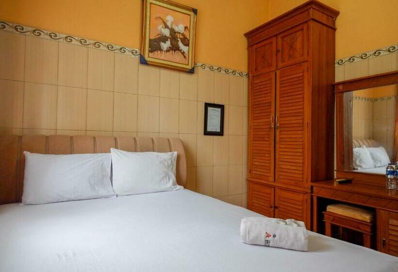 غرفة سوبيريور, Urbanview Hotel Anugrah Kendal By Reddoorz