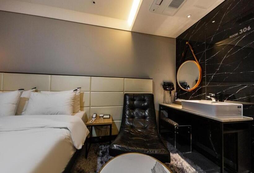 חדר סטנדרט עם ג'קוזי, West In Hotel Yeosu