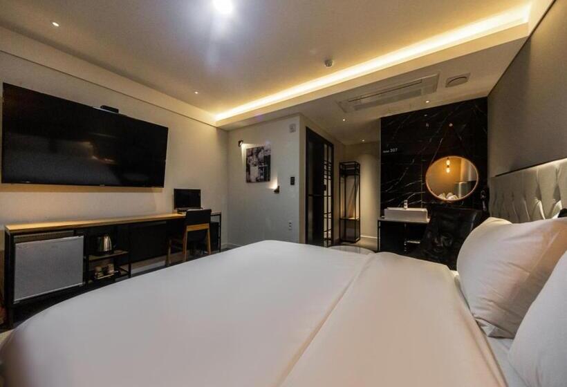 חדר סטנדרט עם ג'קוזי, West In Hotel Yeosu