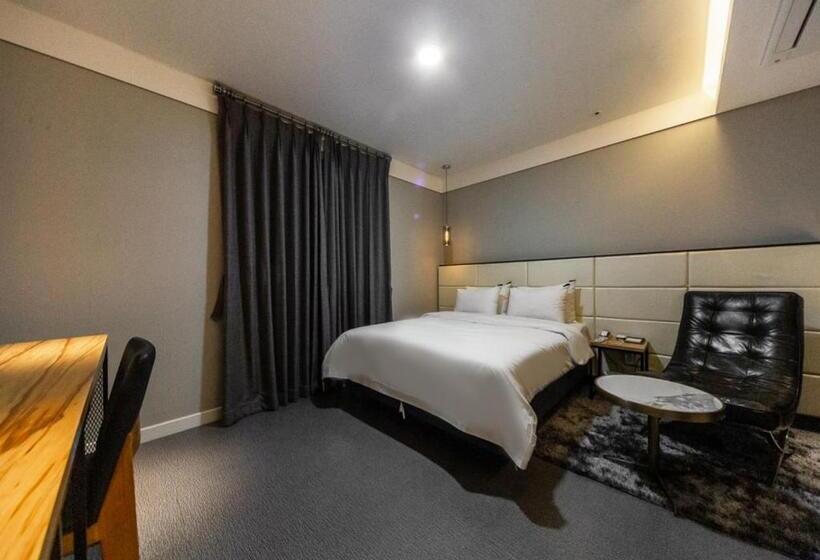 חדר סטנדרט עם ג'קוזי, West In Hotel Yeosu