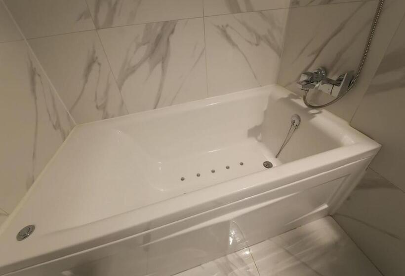 חדר סופריור נוף לעיר, West In Hotel Yeosu