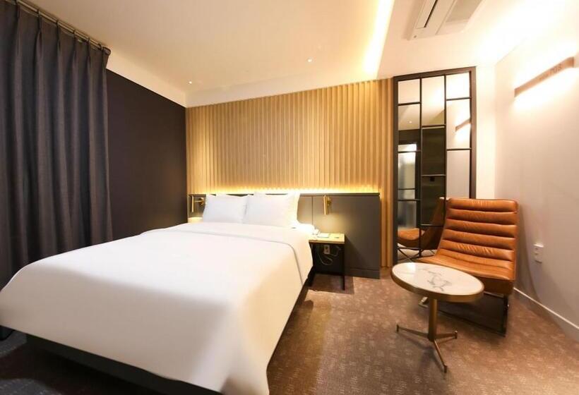 חדר סטנדרט עם ג'קוזי, West In Hotel Yeosu